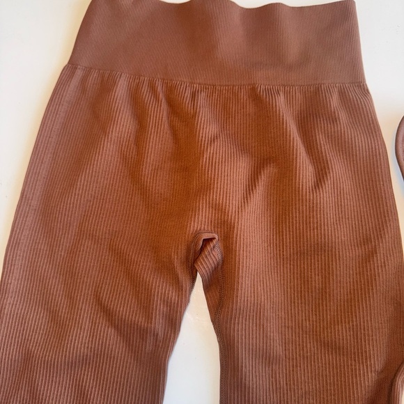 Ribbed Brown Activewear Set - Picture 5 of 5